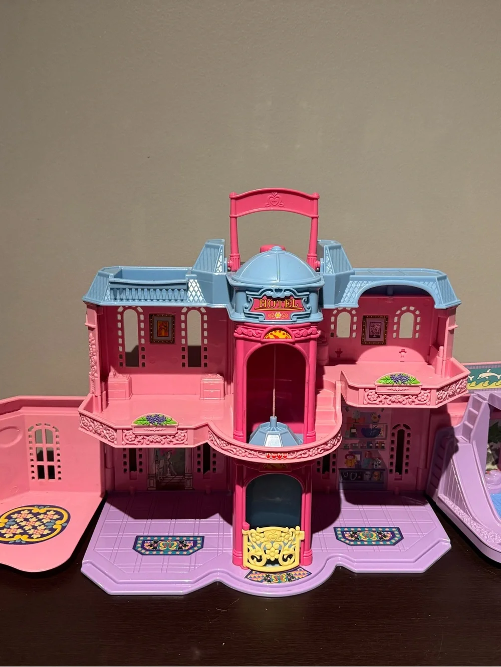 Fisher Price Sweet Streets Hotel Cafe Boutique Playset Vintage 2001
